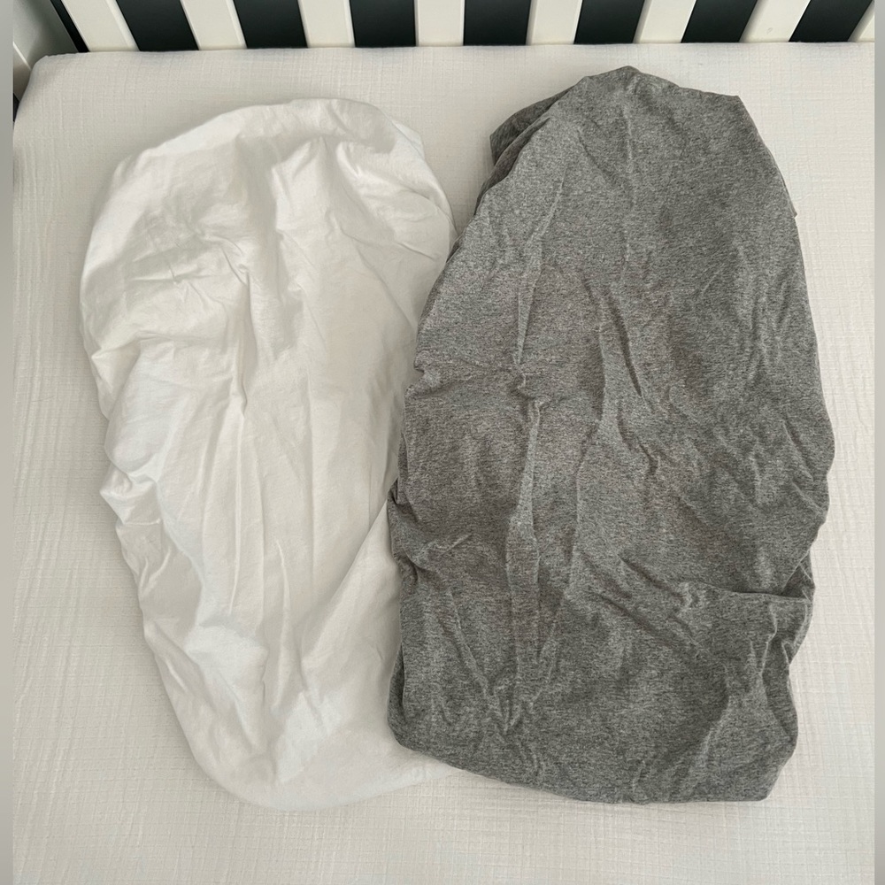 Burt’s Bees Baby Bassinet Sheet set